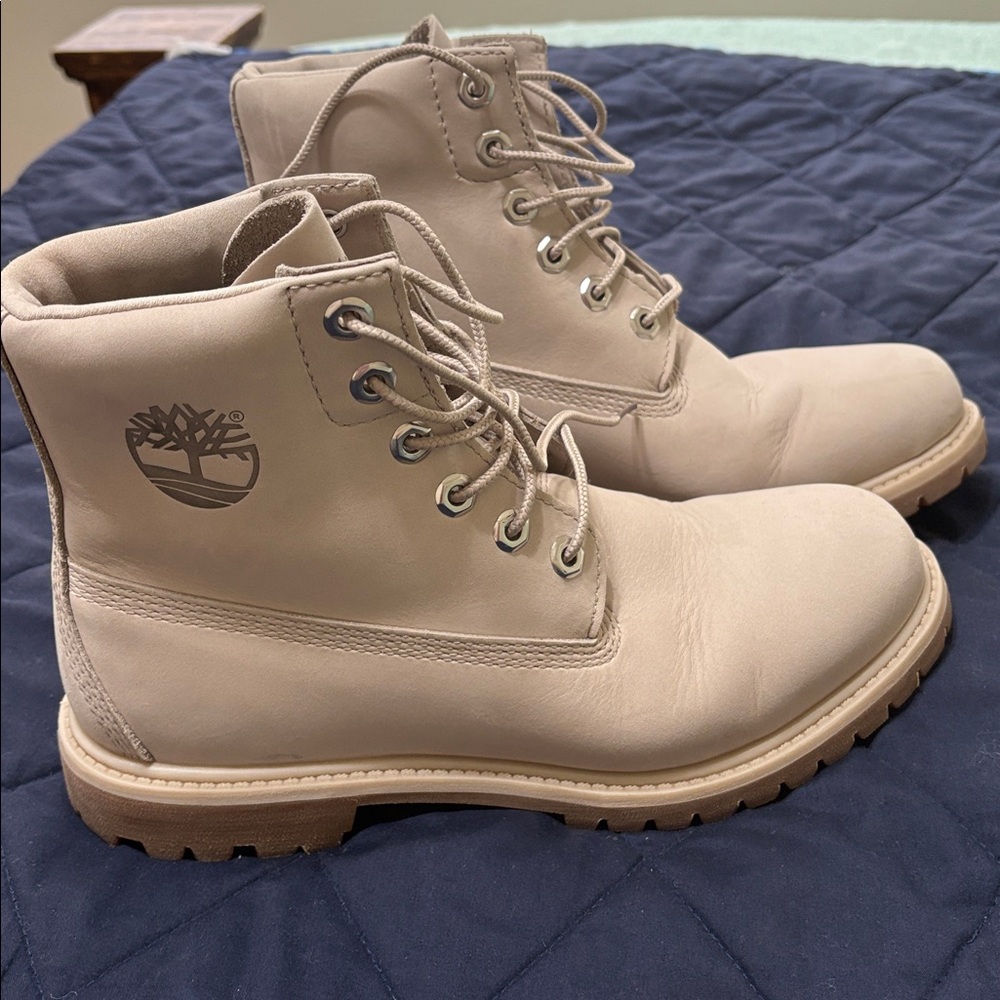 Timberland Cream-Beige Lace-Up Boots